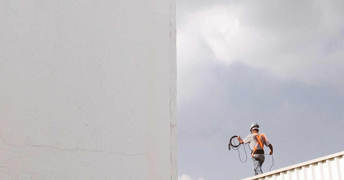 How to Choose the Right Contractor for Flat Roof Repairs